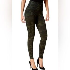 Spanx Look at Me Now High-Waisted Seamless Leggings in Camo Green Size Small